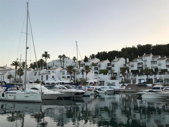 Cala Marina Apartment La Herradura  Exterior photo